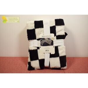 Makers Collective Teen Plush Checkered Throw Blanket Black and White*